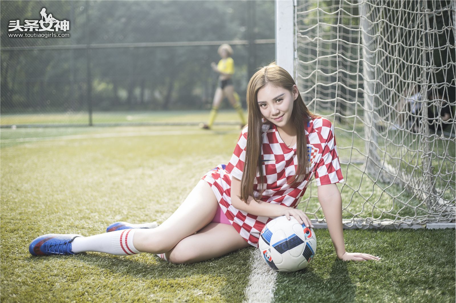 [Toutiaogirls头条女神]2016-06-27 欧洲杯足球宝贝全家福 菲儿